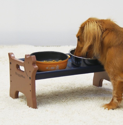 Моющийся обеденный стол для собак. Размер S.