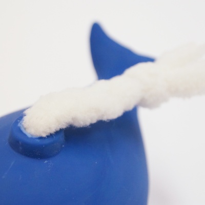 Латексная игрушка-бомбочка в форме кита. Для собак миниатюрных и мелких пород