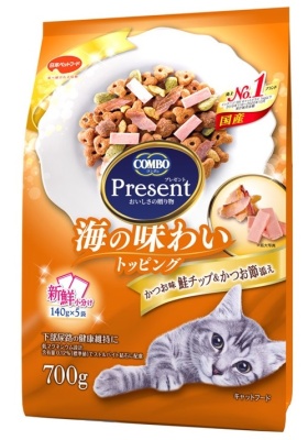 Натуральный комбинированный корм PRESENT на основе японского тунца бонито с лососевыми чипсами для кошек для профилактики МКБ, 700 г